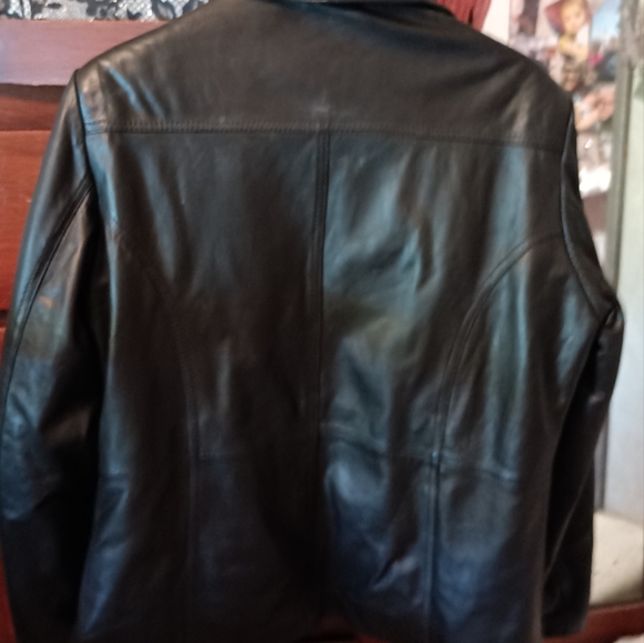 Leather jacket - Picture 2 of 2